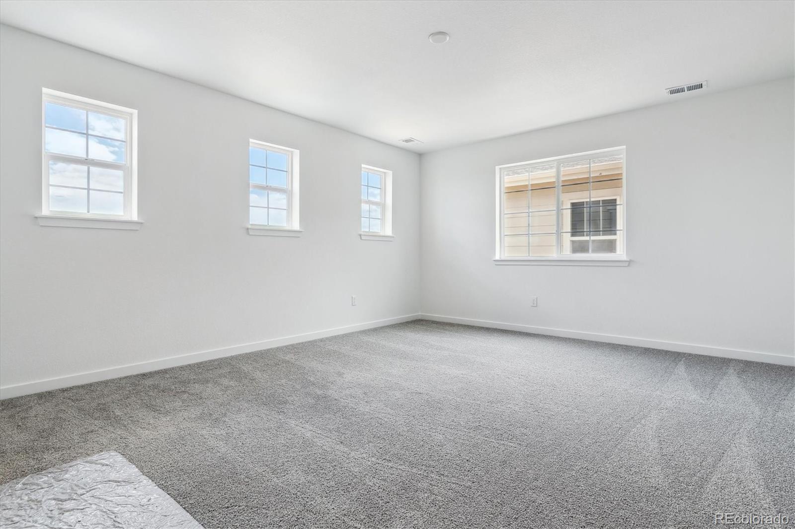 MLS Image #16 for 24778 e 40th avenue,aurora, Colorado