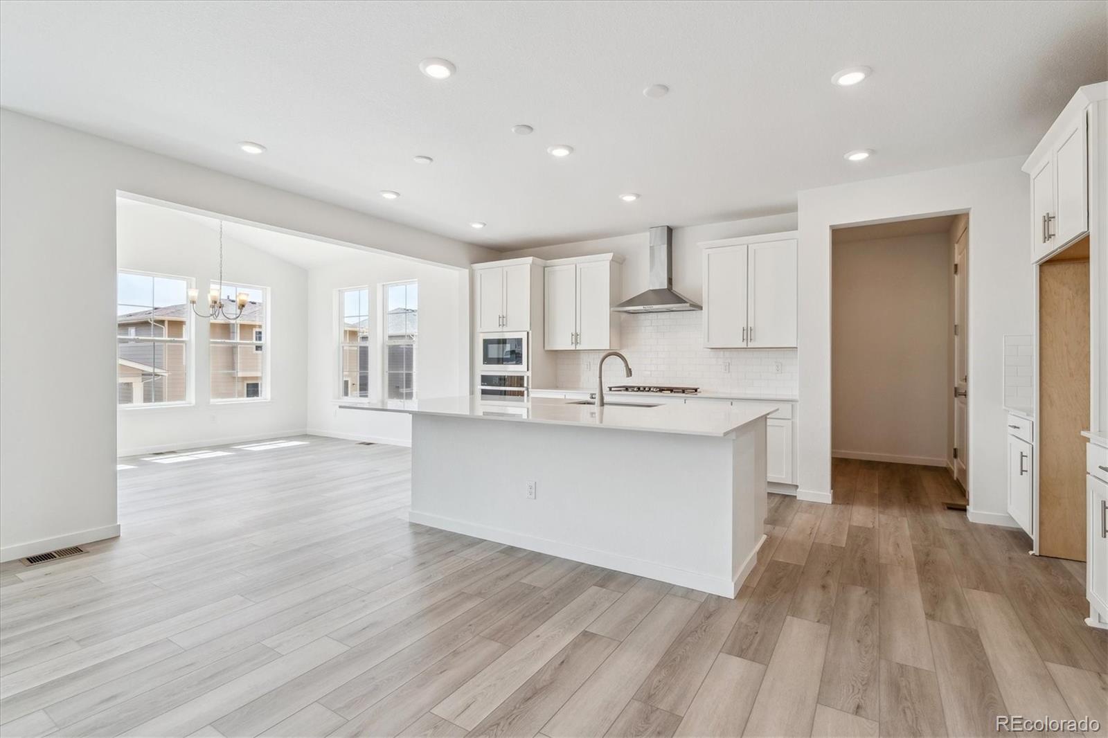 MLS Image #6 for 24778 e 40th avenue,aurora, Colorado