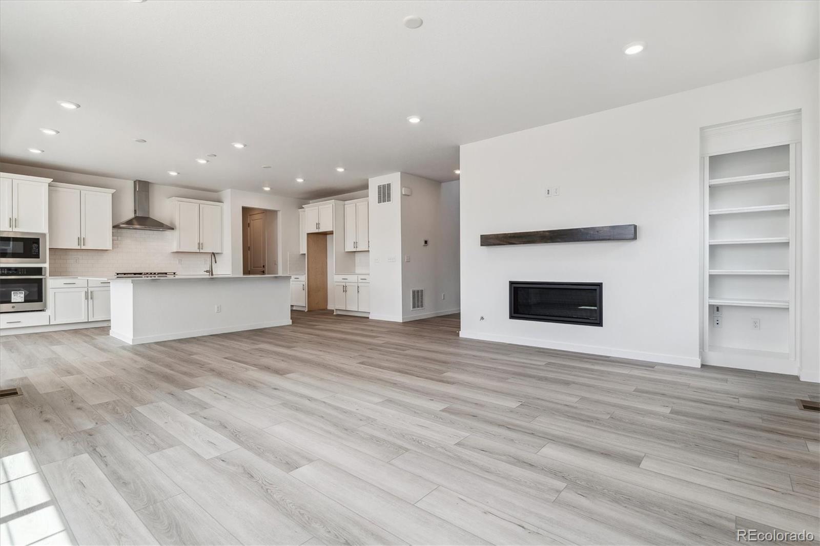 MLS Image #8 for 24778 e 40th avenue,aurora, Colorado