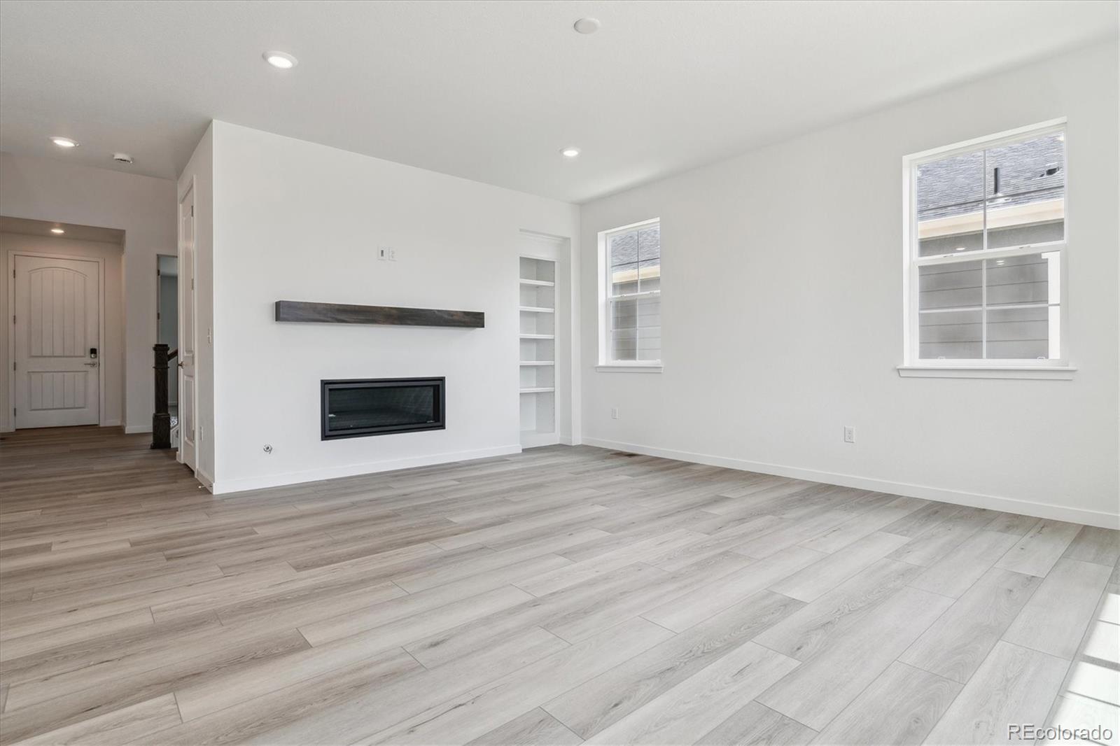 MLS Image #9 for 24778 e 40th avenue,aurora, Colorado