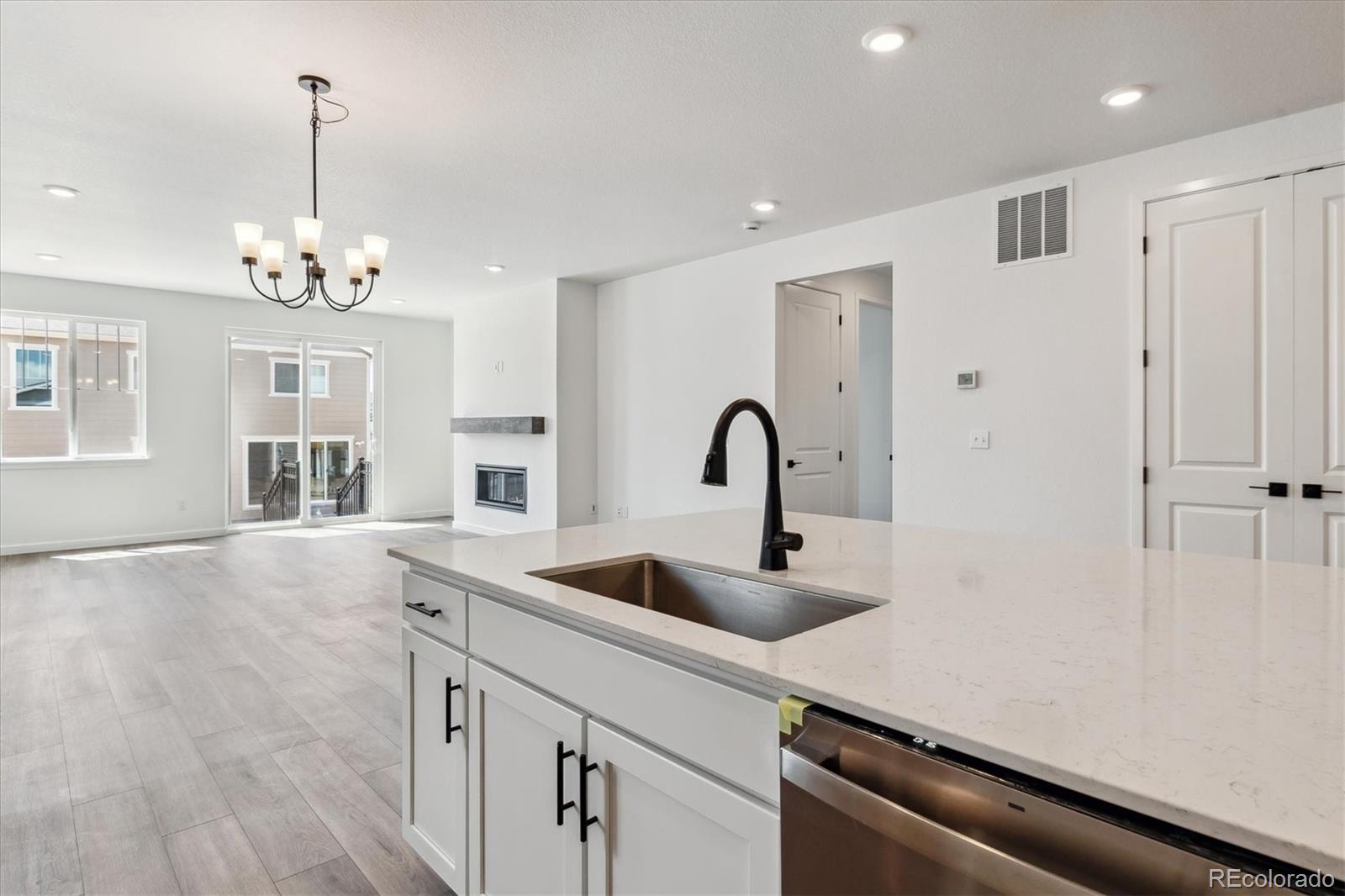 MLS Image #10 for 24788 e 40th avenue,aurora, Colorado
