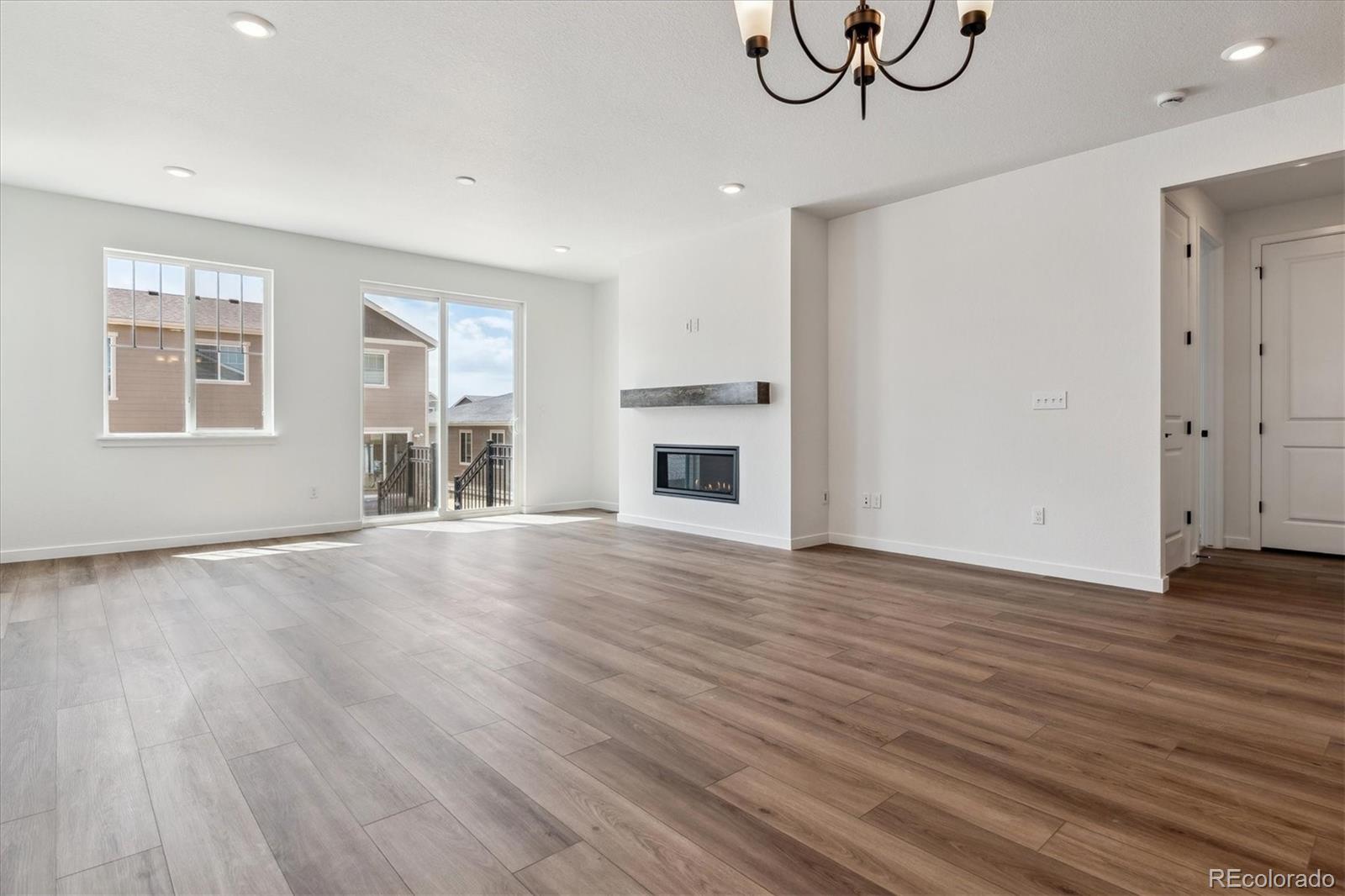 MLS Image #11 for 24788 e 40th avenue,aurora, Colorado