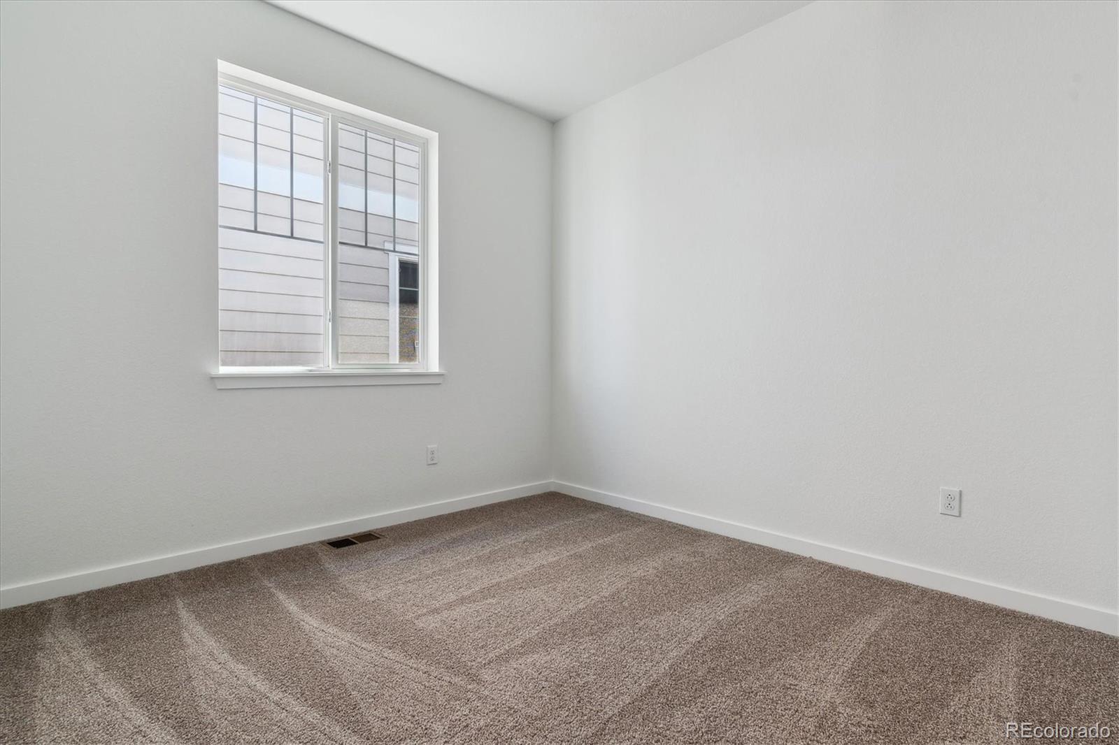 MLS Image #5 for 24788 e 40th avenue,aurora, Colorado