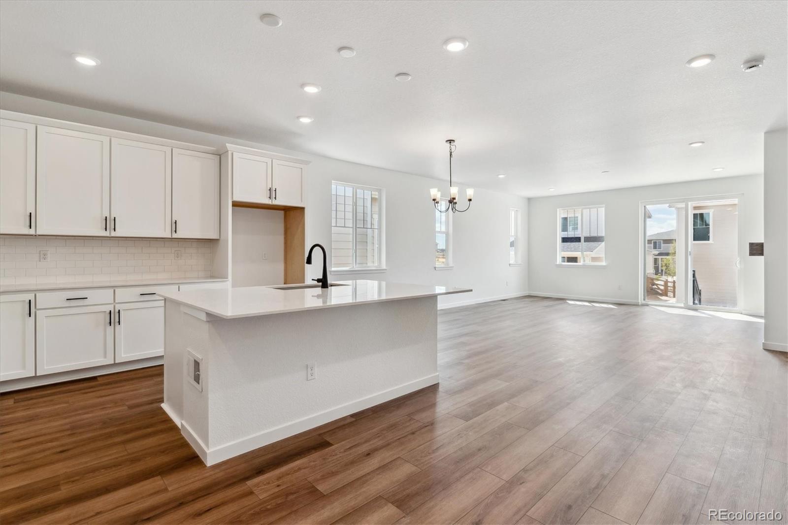 MLS Image #7 for 24788 e 40th avenue,aurora, Colorado