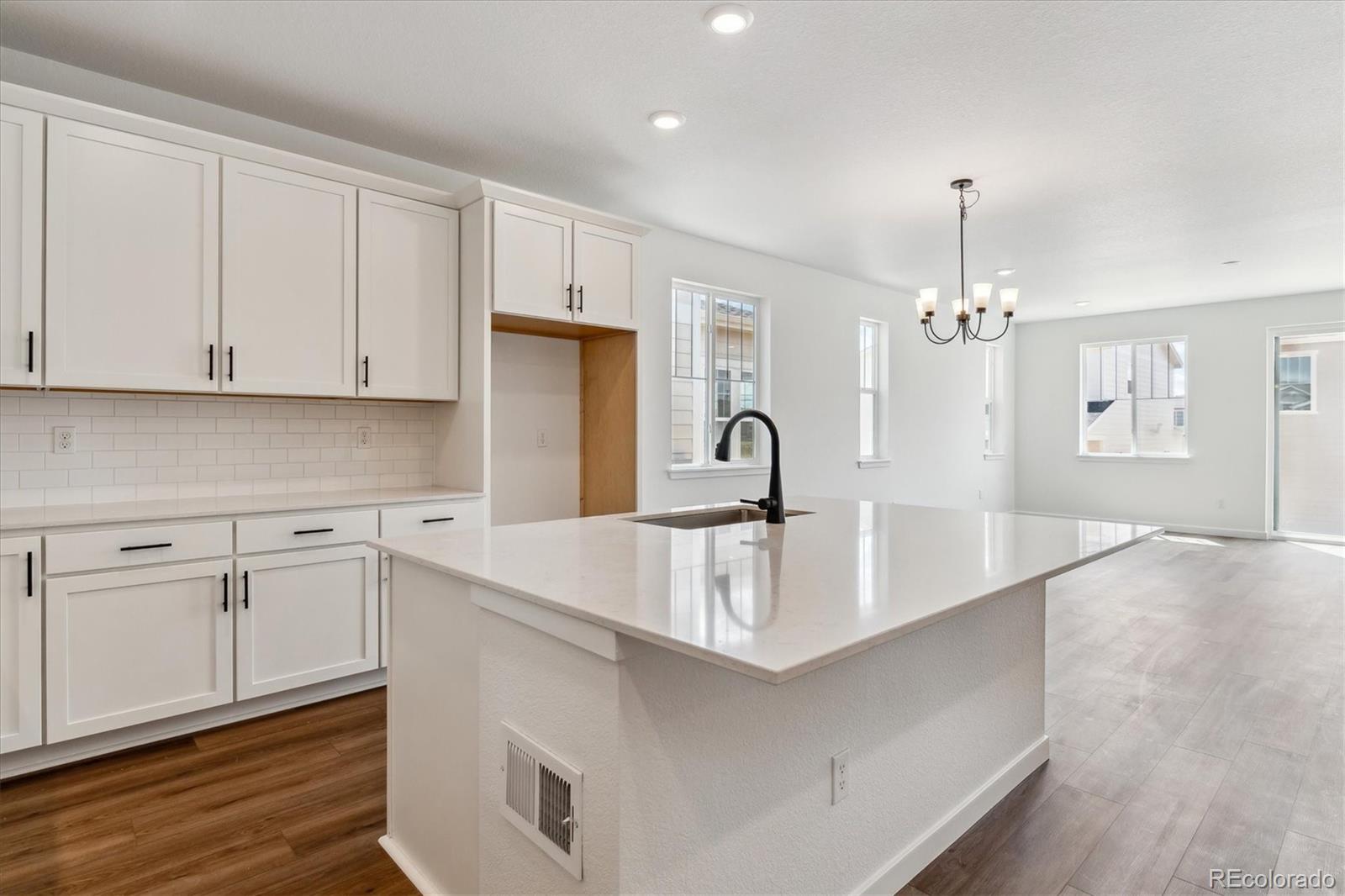 MLS Image #9 for 24788 e 40th avenue,aurora, Colorado