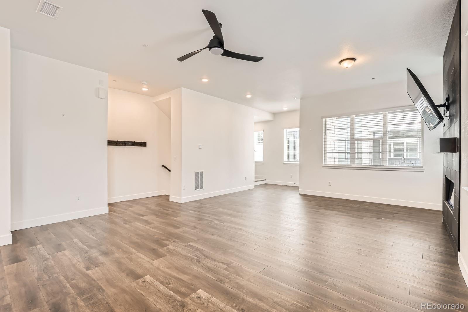 MLS Image #11 for 6791  navajo court,denver, Colorado