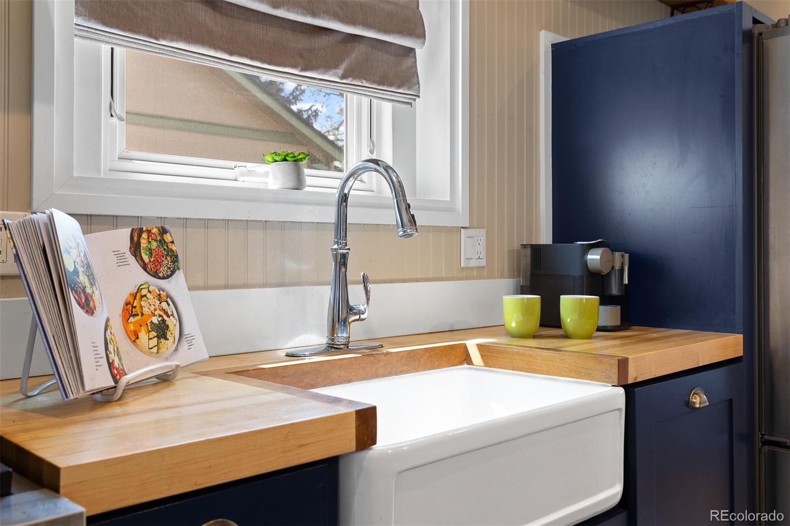MLS Image #11 for 2050 s corona street,denver, Colorado