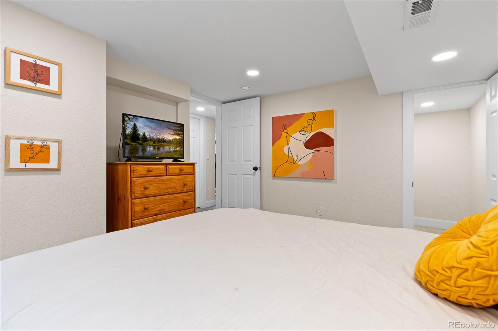 MLS Image #31 for 2050 s corona street,denver, Colorado