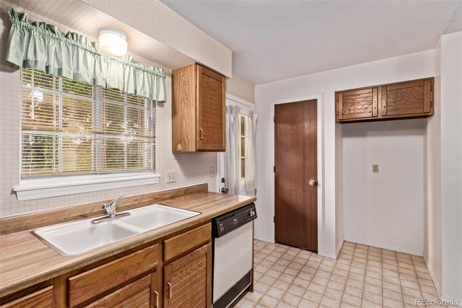 MLS Image #17 for 309  pheasant run,louisville, Colorado