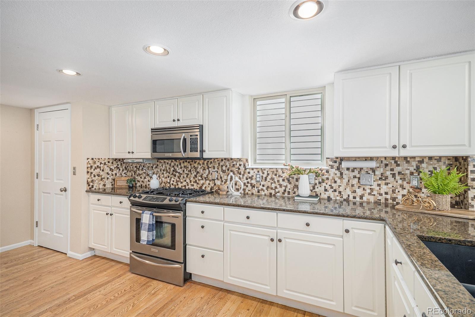 MLS Image #13 for 9921  spring hill place,highlands ranch, Colorado