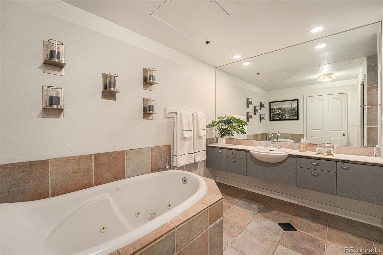 MLS Image #16 for 1499  blake street,denver, Colorado