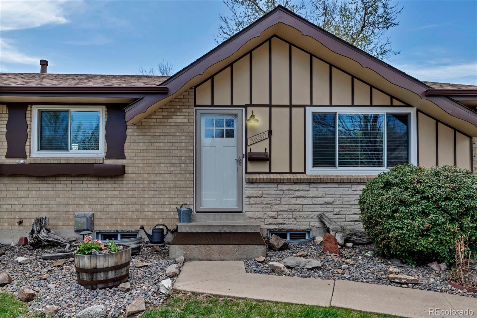 MLS Image #2 for 3630 w saratoga avenue,littleton, Colorado