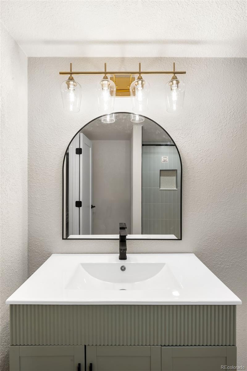 MLS Image #23 for 3089 s jasmine street,denver, Colorado