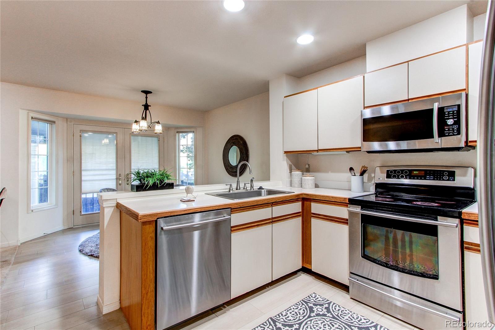 MLS Image #6 for 1530 s quebec way 29,denver, Colorado