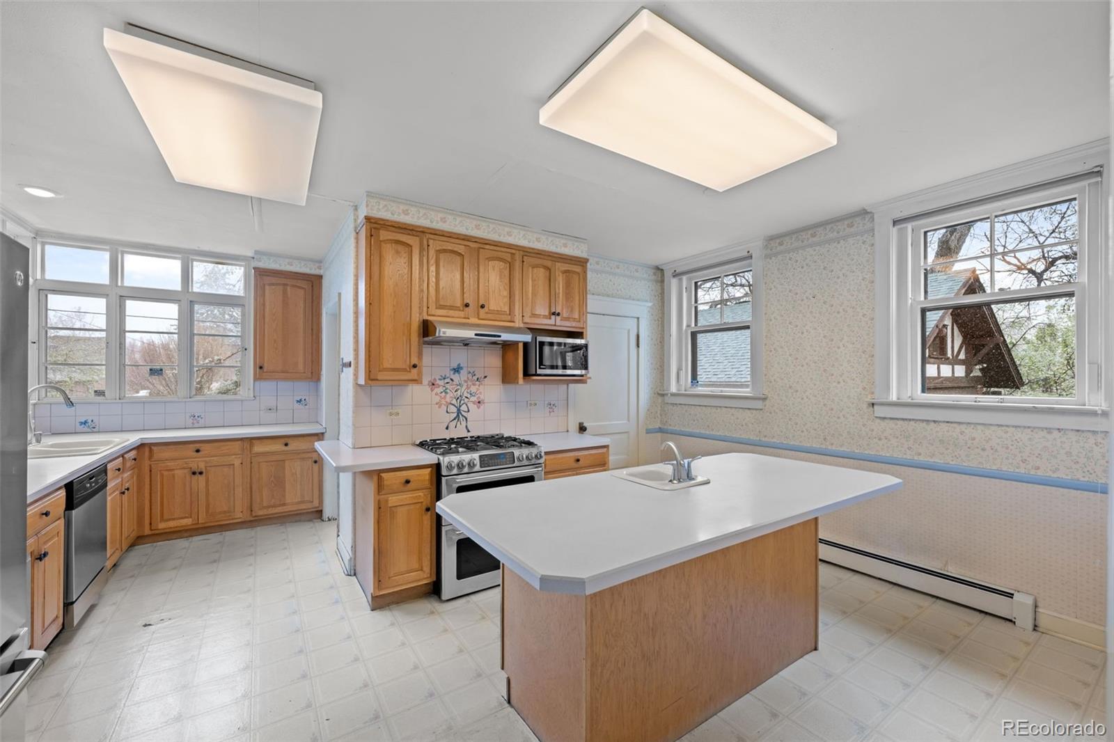 MLS Image #18 for 1317  birch street,denver, Colorado