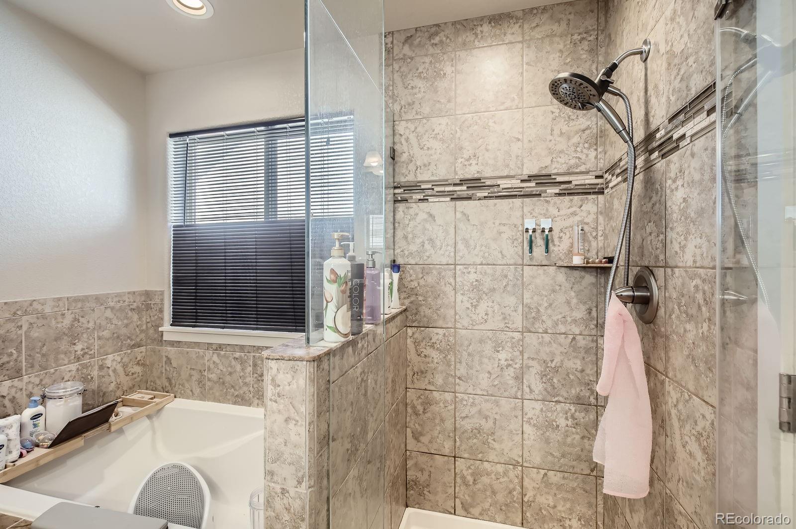 MLS Image #15 for 346  sunset drive,la salle, Colorado