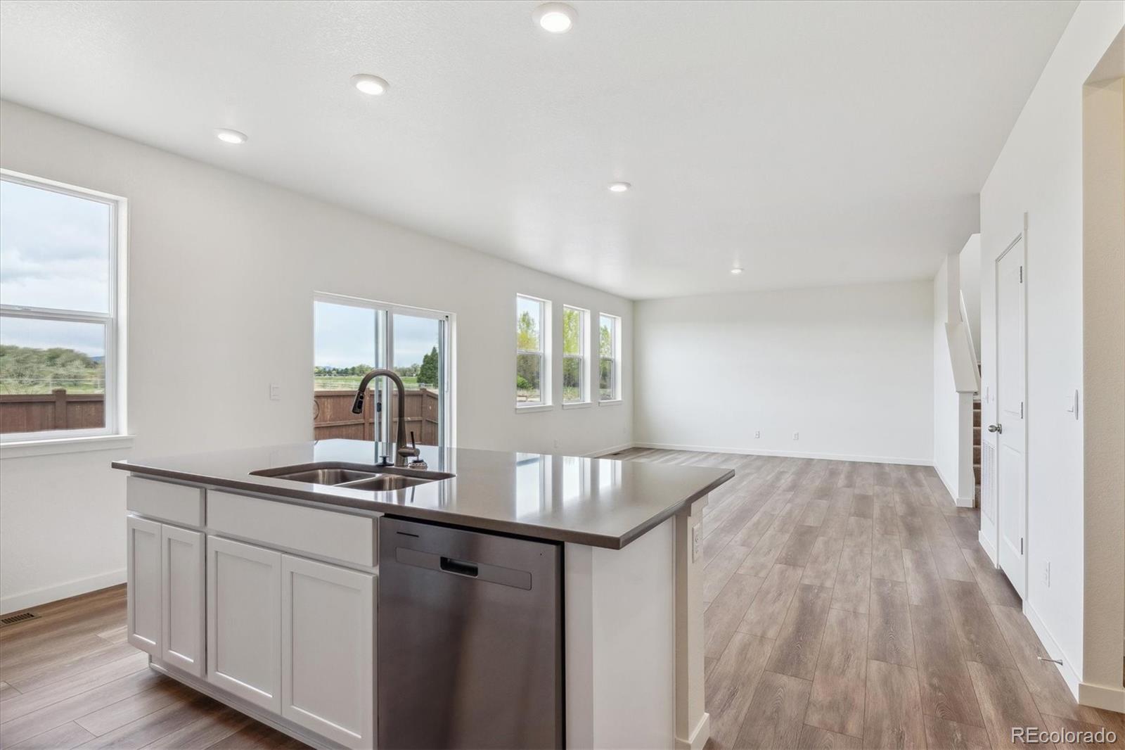MLS Image #13 for 27574 e byers avenue,aurora, Colorado
