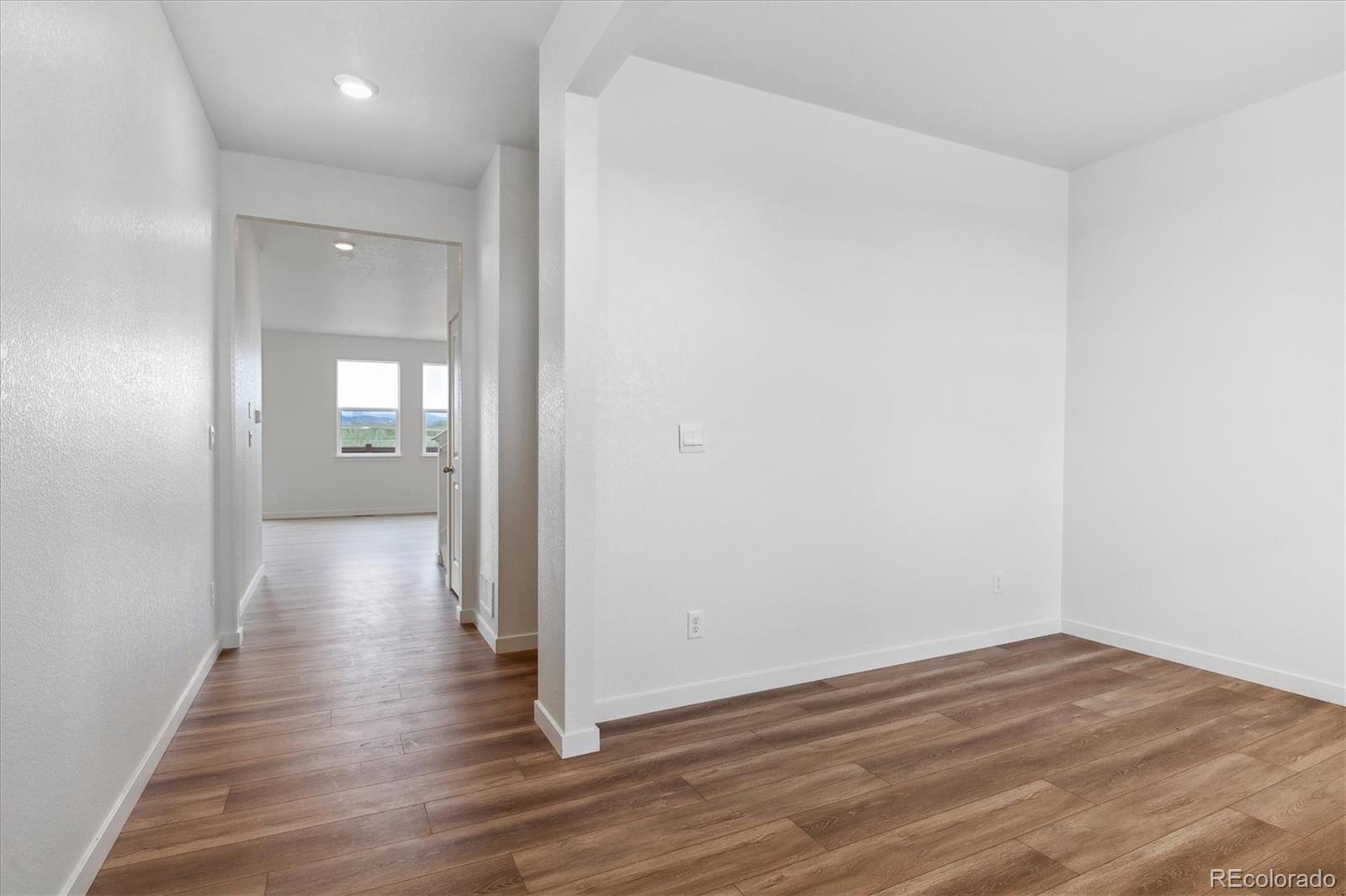 MLS Image #3 for 27574 e byers avenue,aurora, Colorado