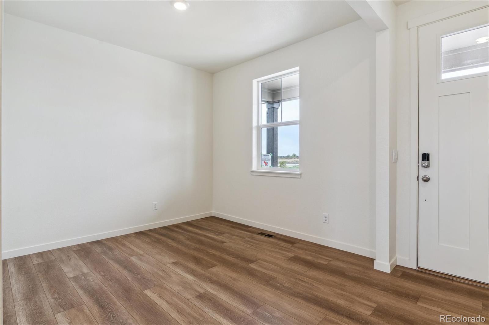 MLS Image #4 for 27574 e byers avenue,aurora, Colorado