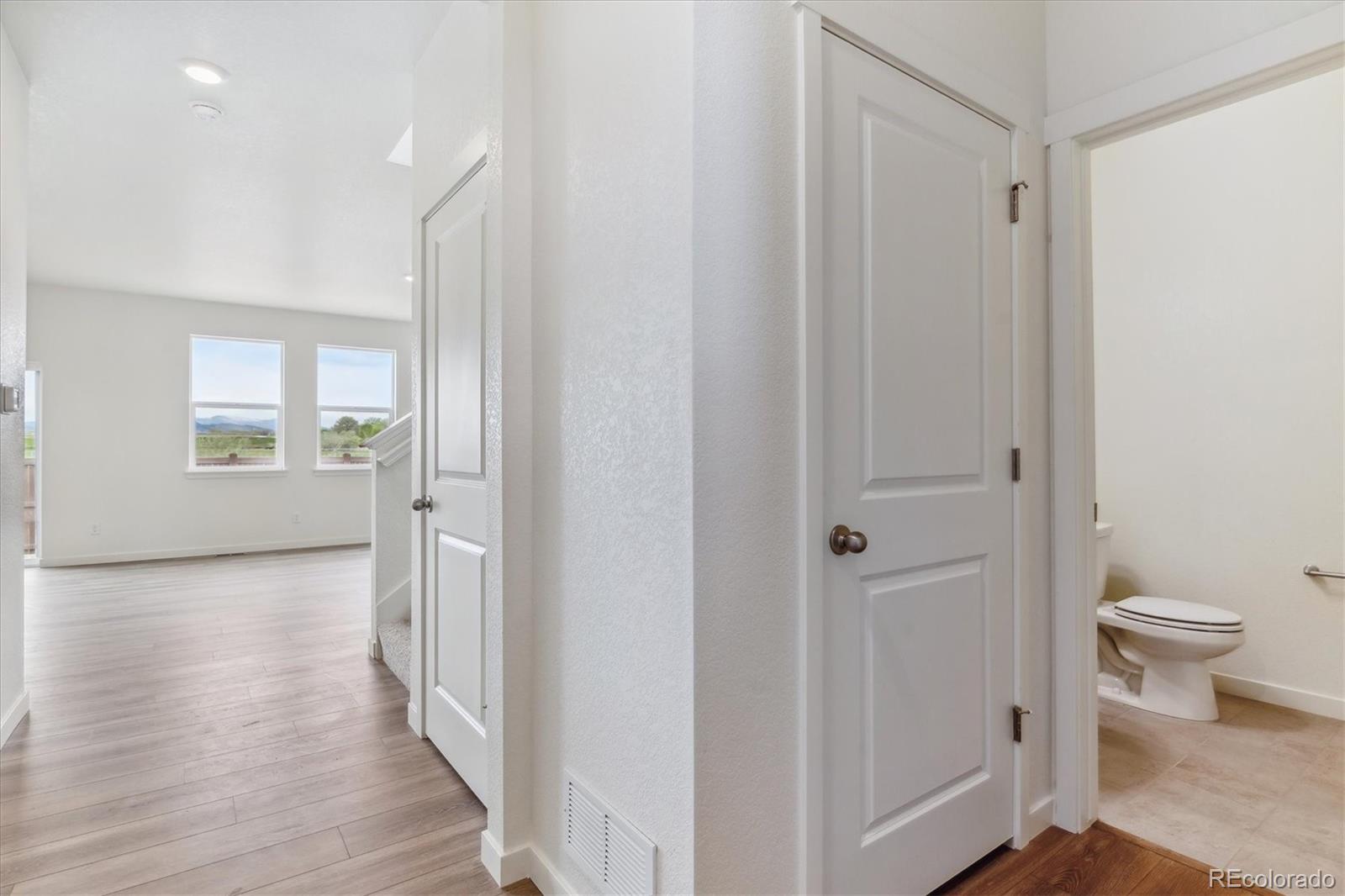 MLS Image #5 for 27574 e byers avenue,aurora, Colorado