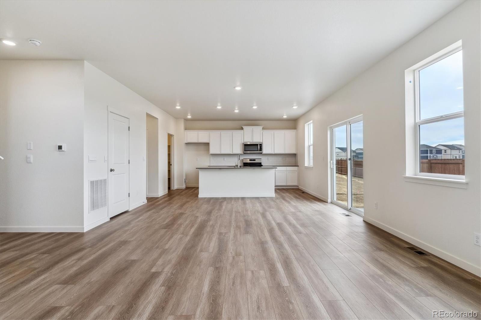 MLS Image #7 for 27574 e byers avenue,aurora, Colorado