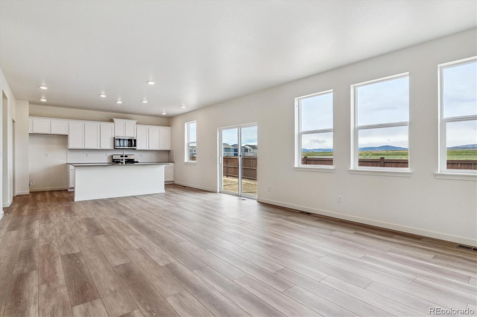 MLS Image #9 for 27574 e byers avenue,aurora, Colorado