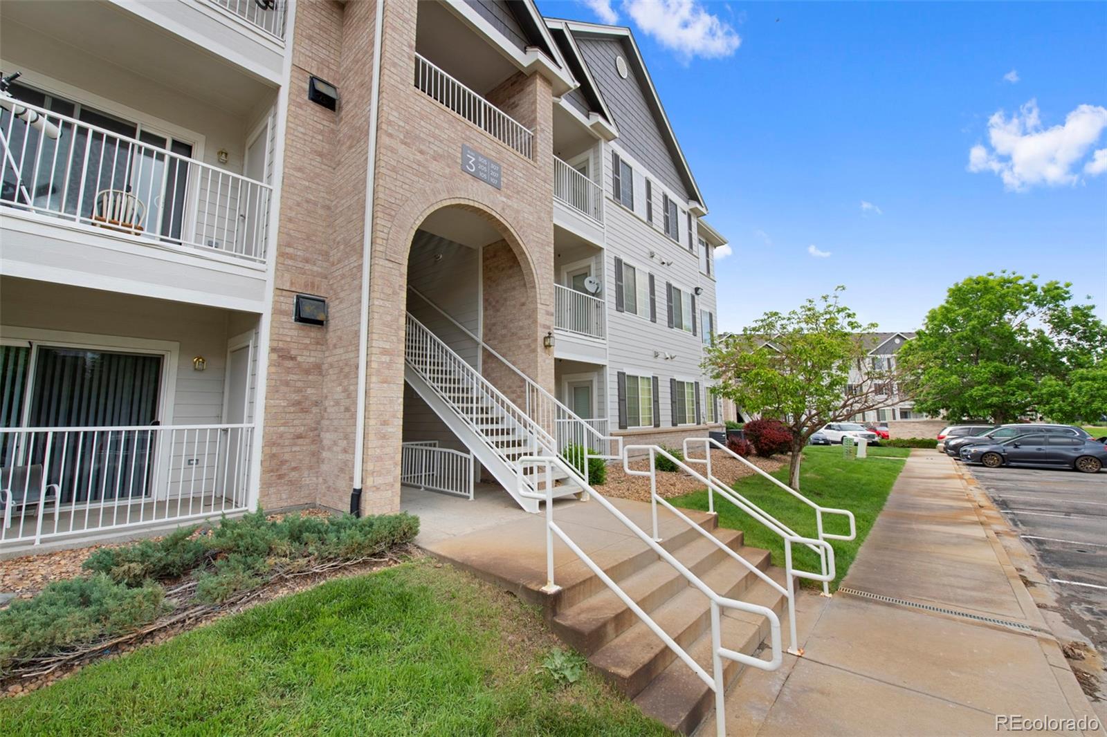 MLS Image #1 for 15700 e jamison drive,englewood, Colorado