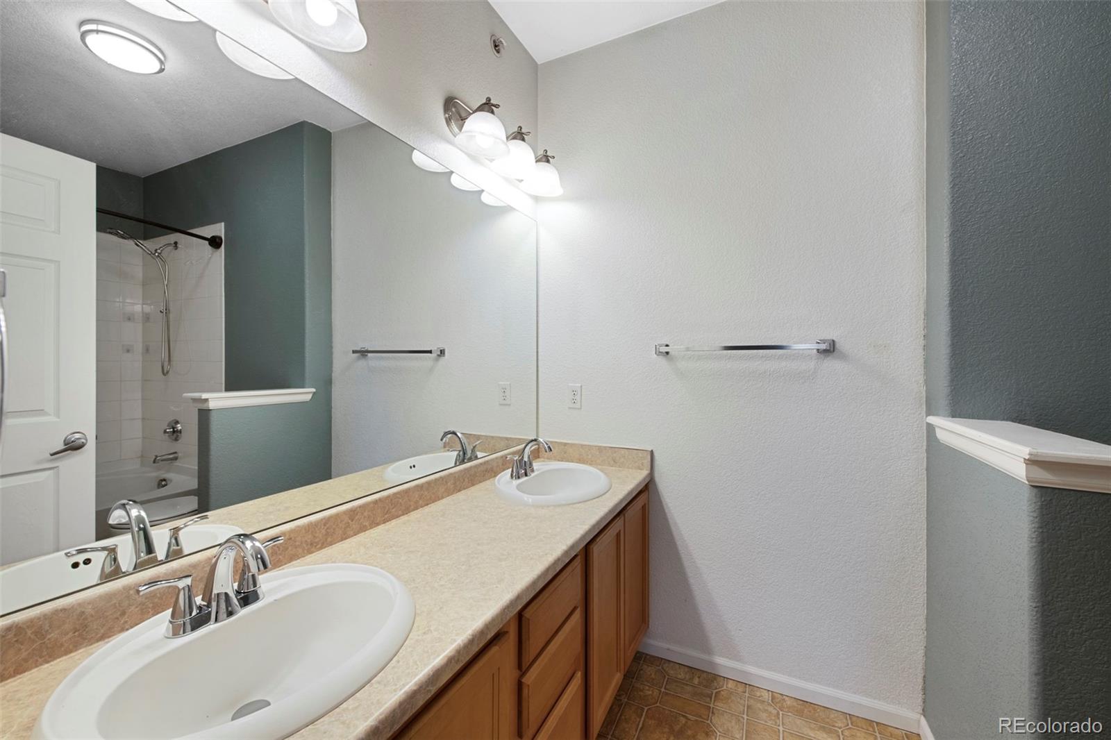 MLS Image #21 for 15700 e jamison drive,englewood, Colorado