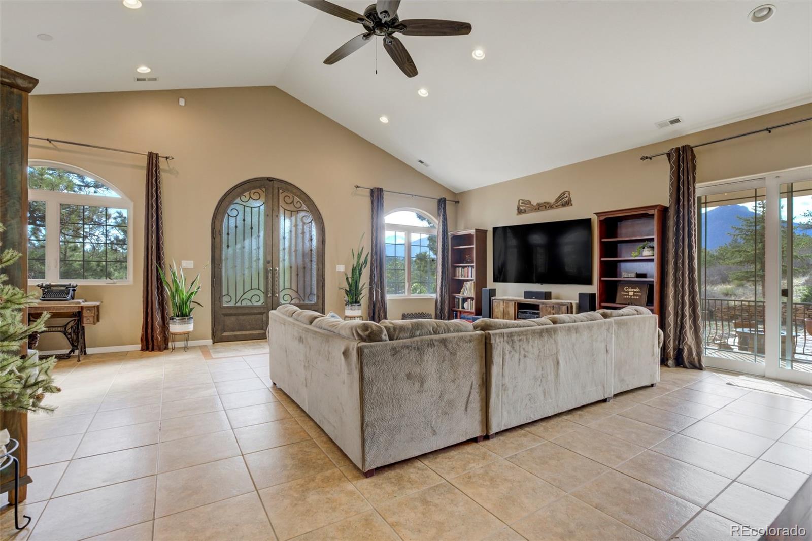 MLS Image #5 for 8320  red spring valley road,colorado springs, Colorado