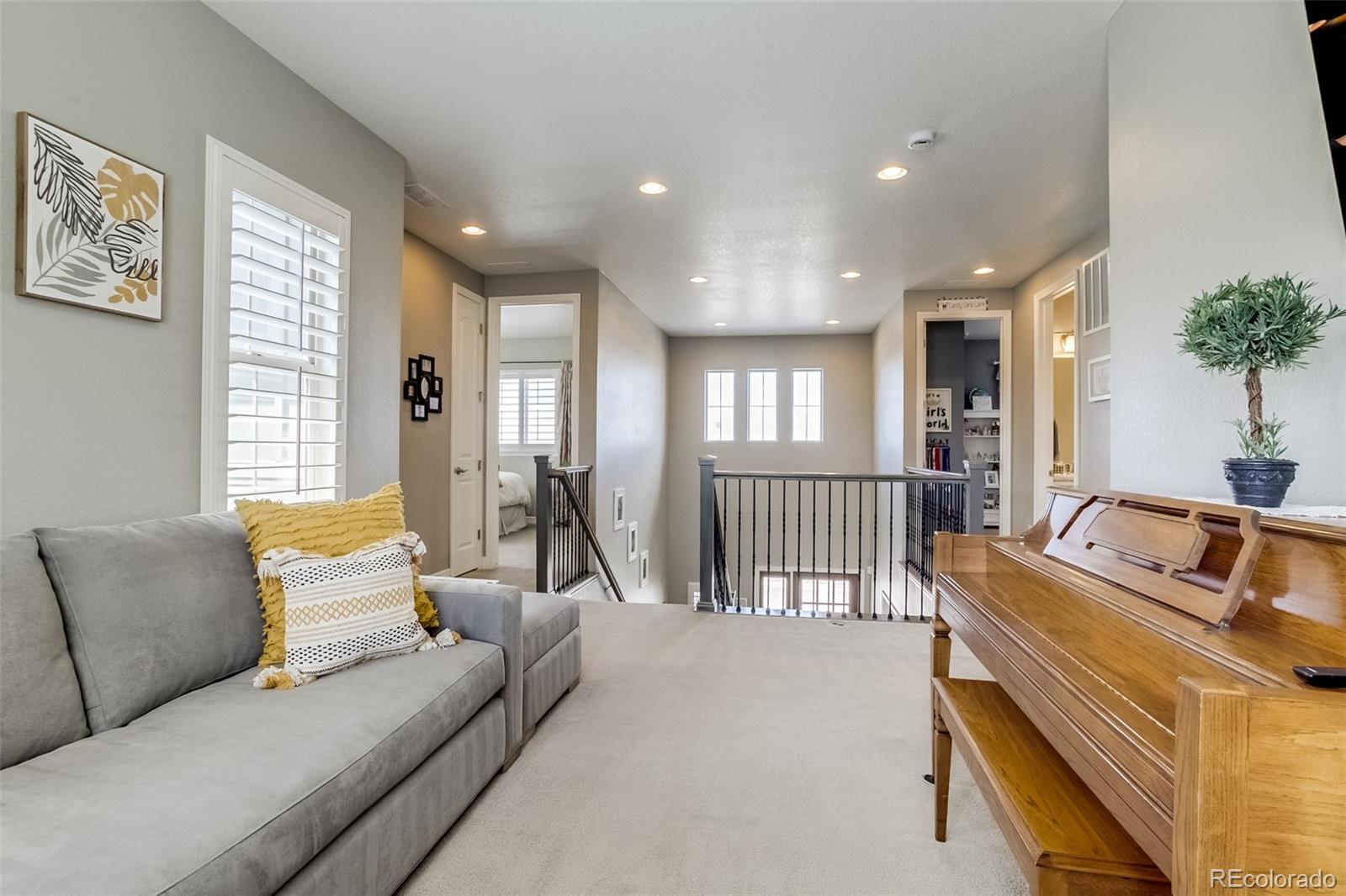 MLS Image #18 for 8444 e 55th place,denver, Colorado
