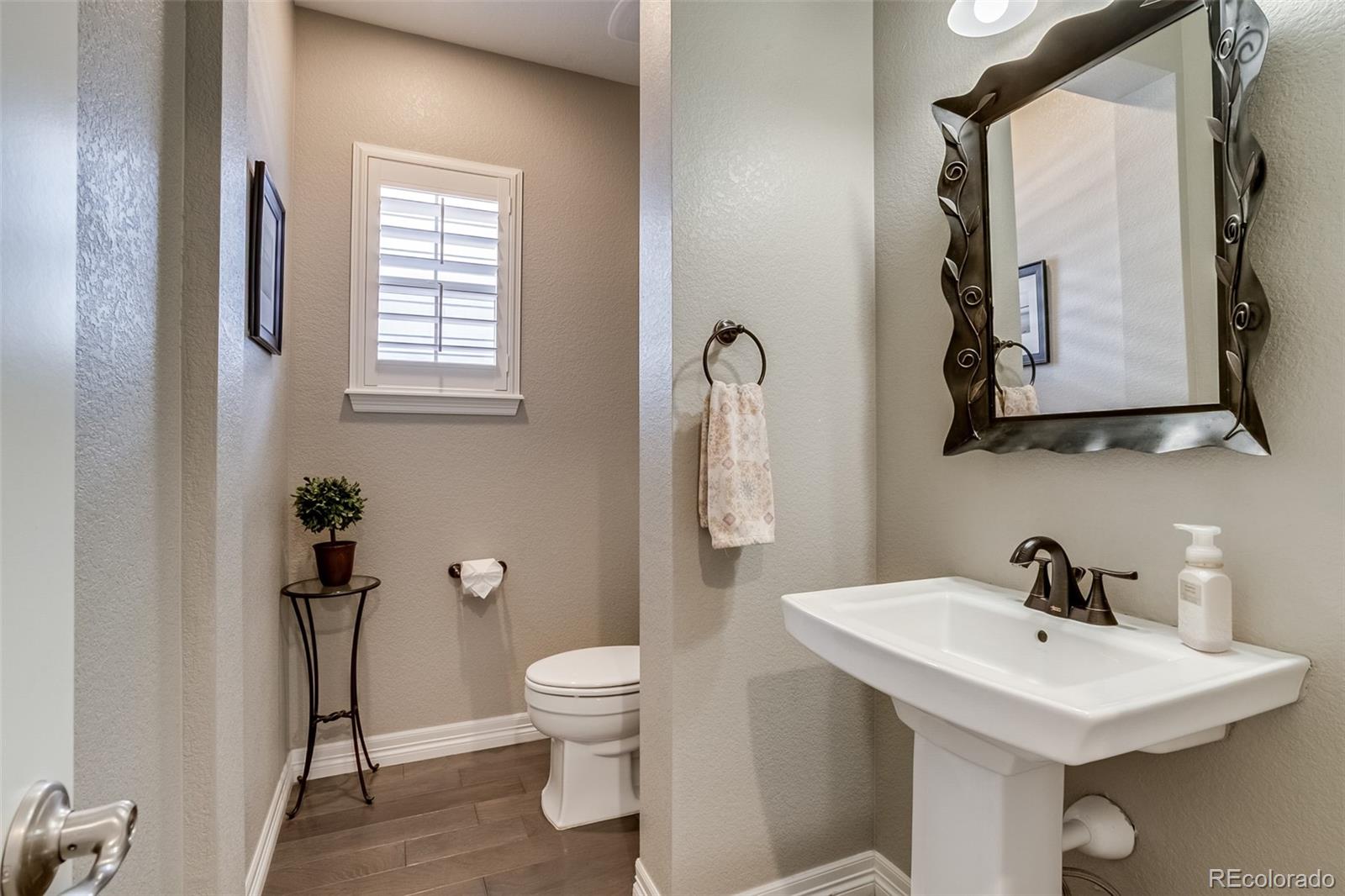 MLS Image #6 for 8444 e 55th place,denver, Colorado