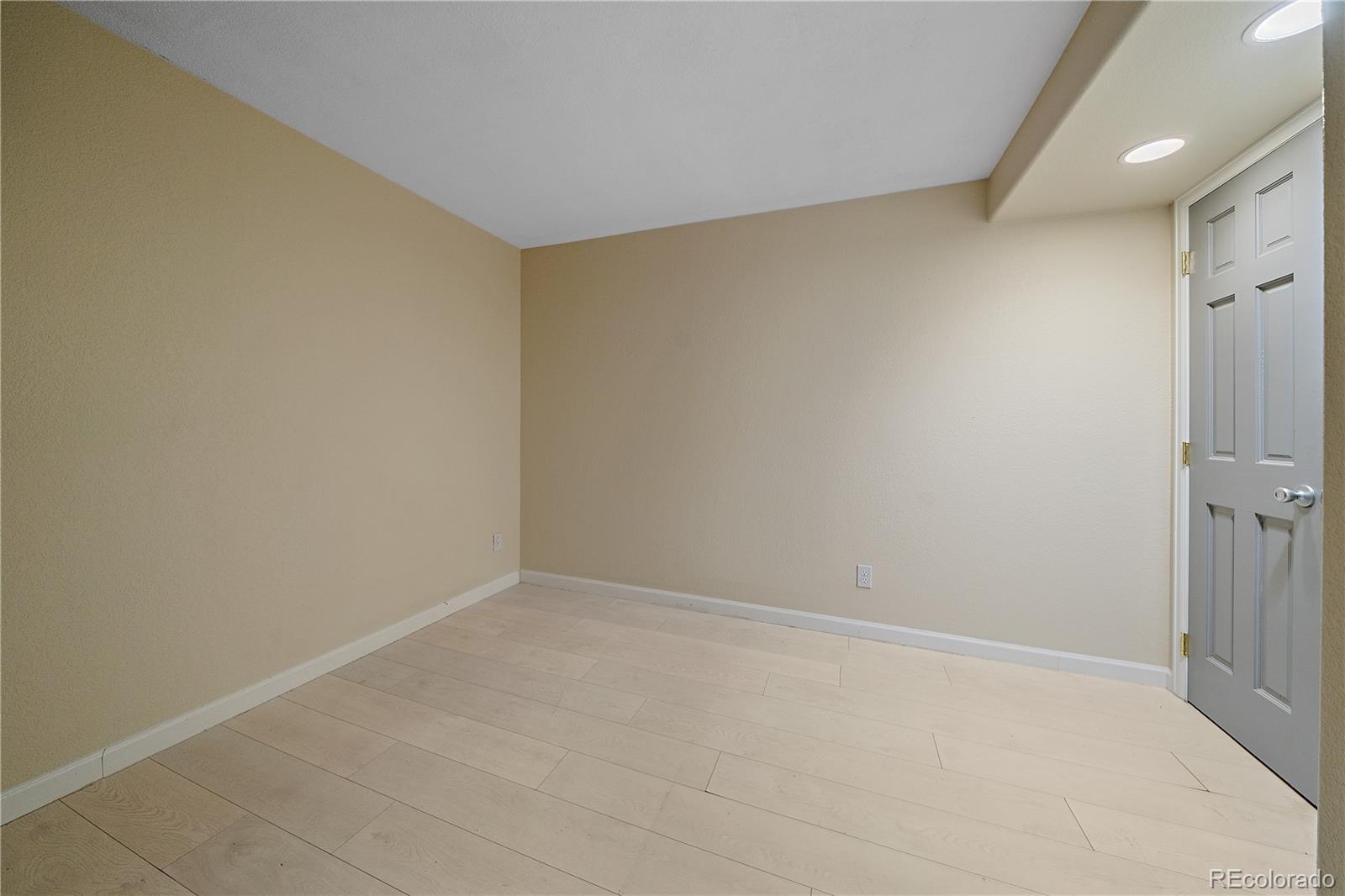 MLS Image #35 for 6393 s richfield street,aurora, Colorado
