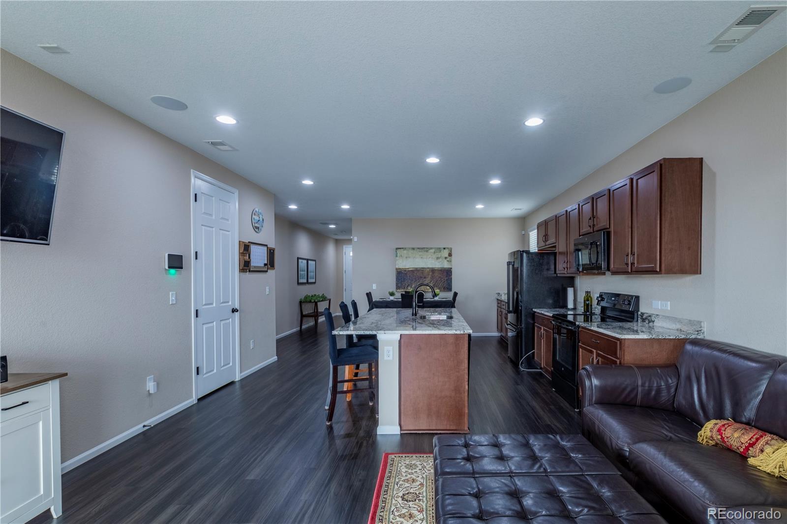 MLS Image #11 for 915 n waterloo court,aurora, Colorado
