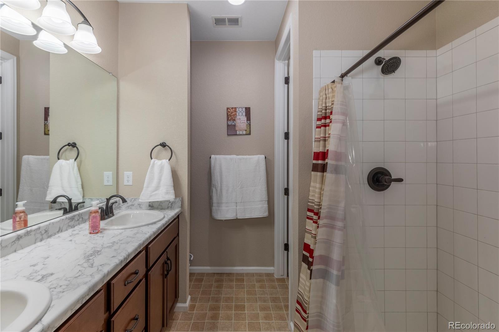 MLS Image #14 for 915 n waterloo court,aurora, Colorado