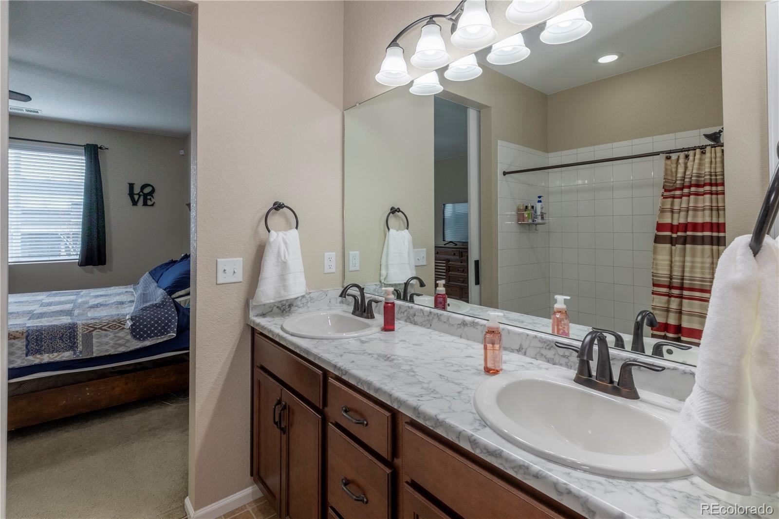 MLS Image #15 for 915 n waterloo court,aurora, Colorado