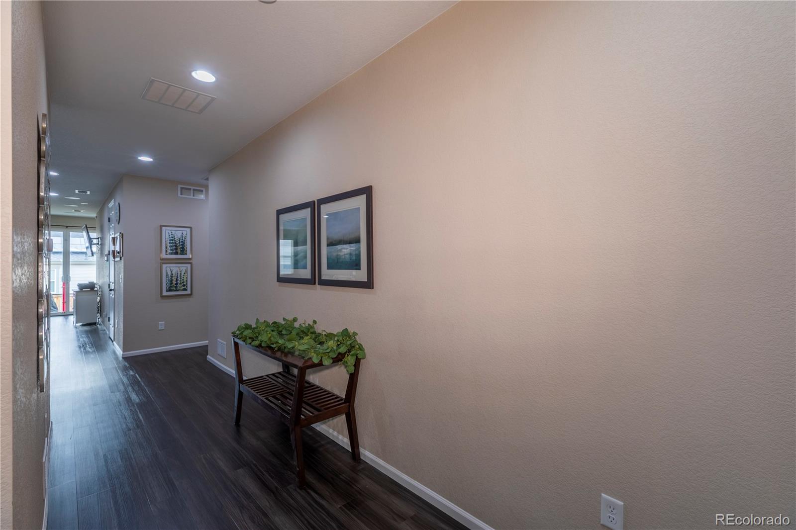 MLS Image #3 for 915 n waterloo court,aurora, Colorado