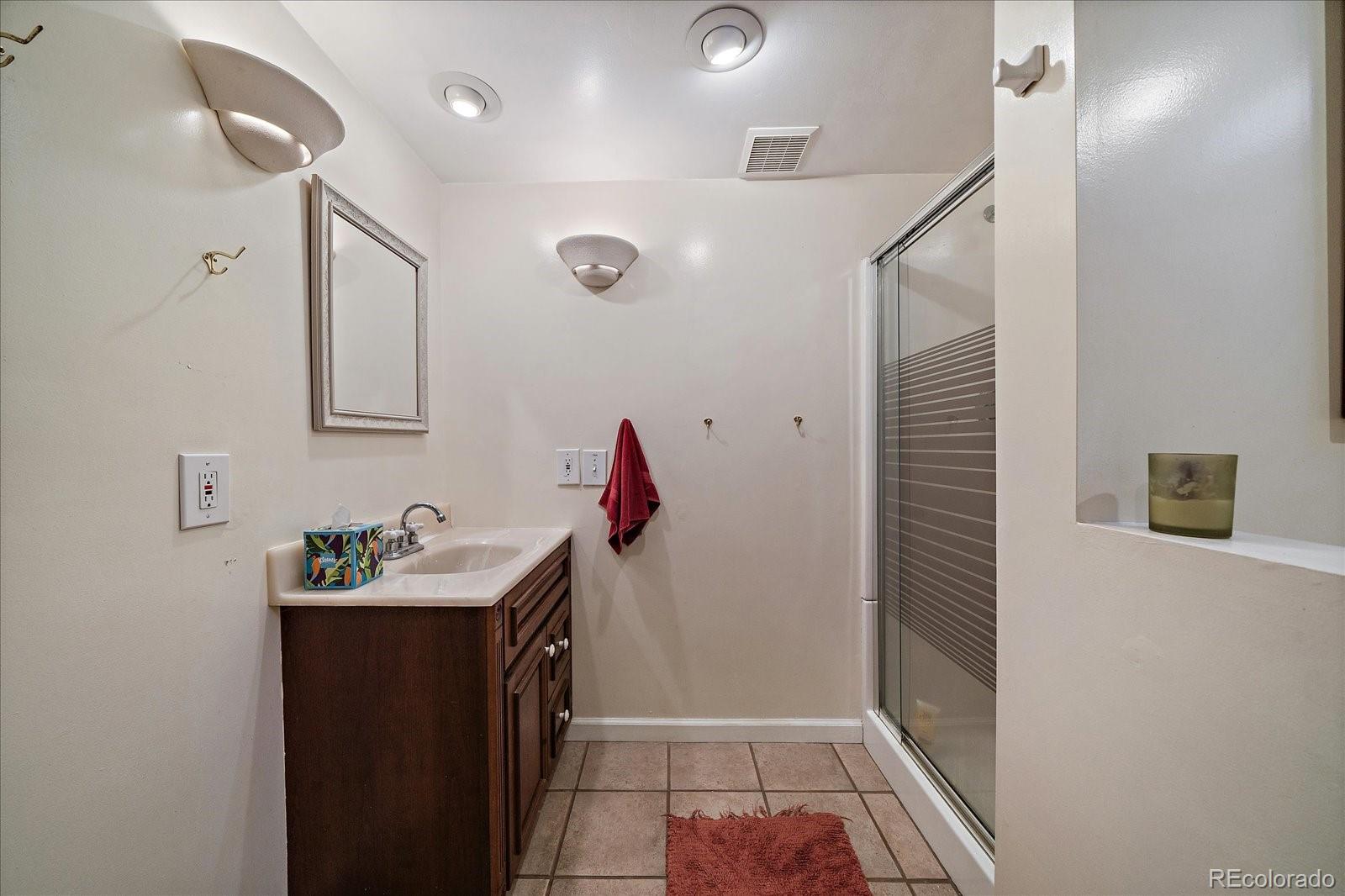 MLS Image #12 for 1572  leyden street,denver, Colorado