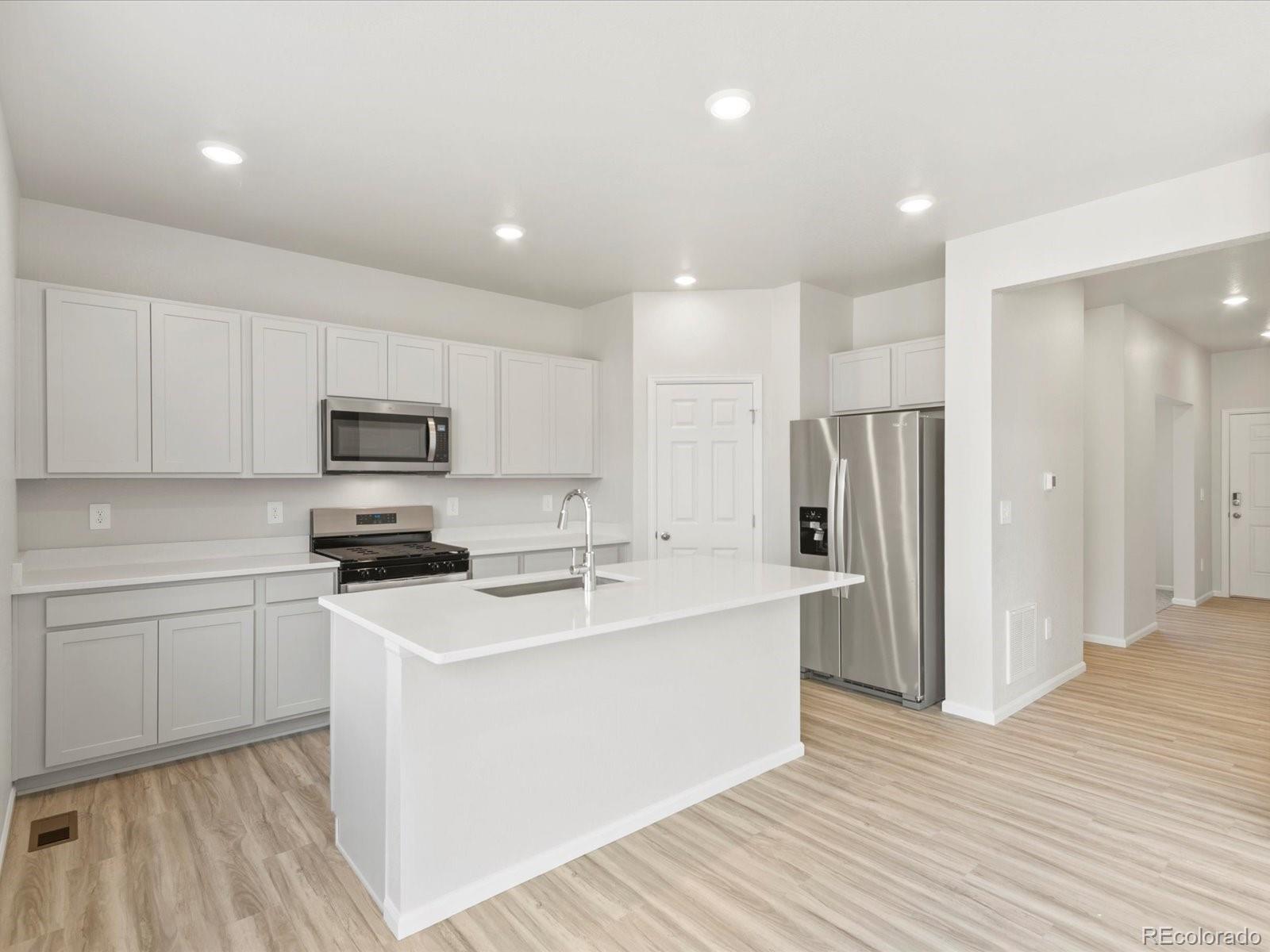 MLS Image #15 for 4691  sunsplash way,johnstown, Colorado