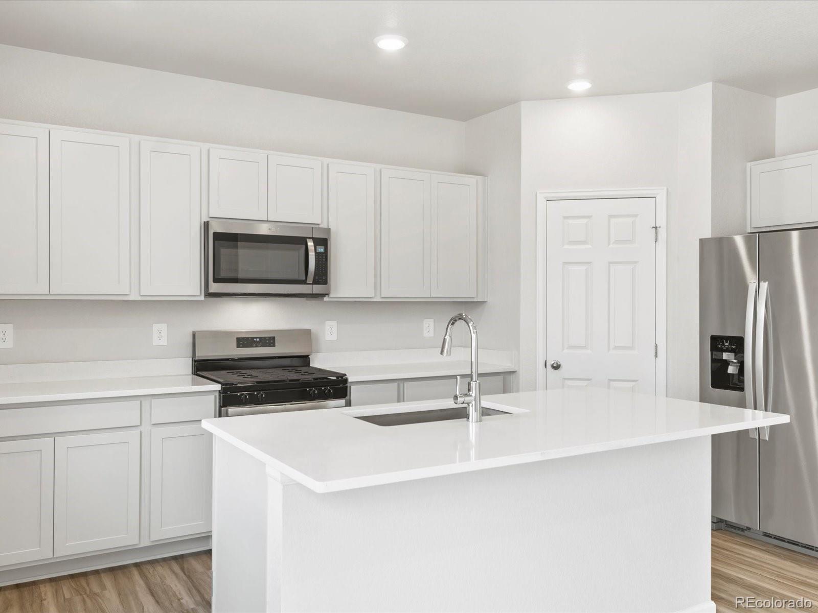MLS Image #16 for 4691  sunsplash way,johnstown, Colorado