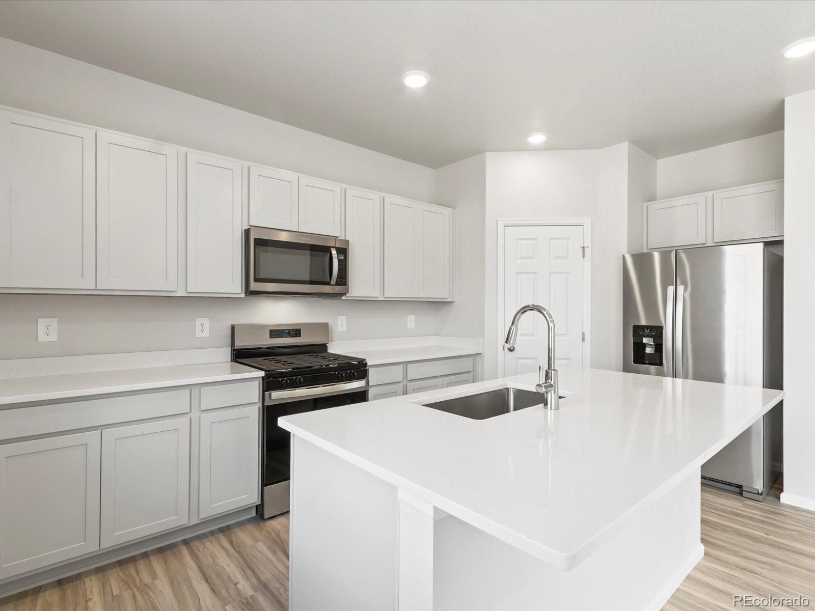 MLS Image #17 for 4691  sunsplash way,johnstown, Colorado