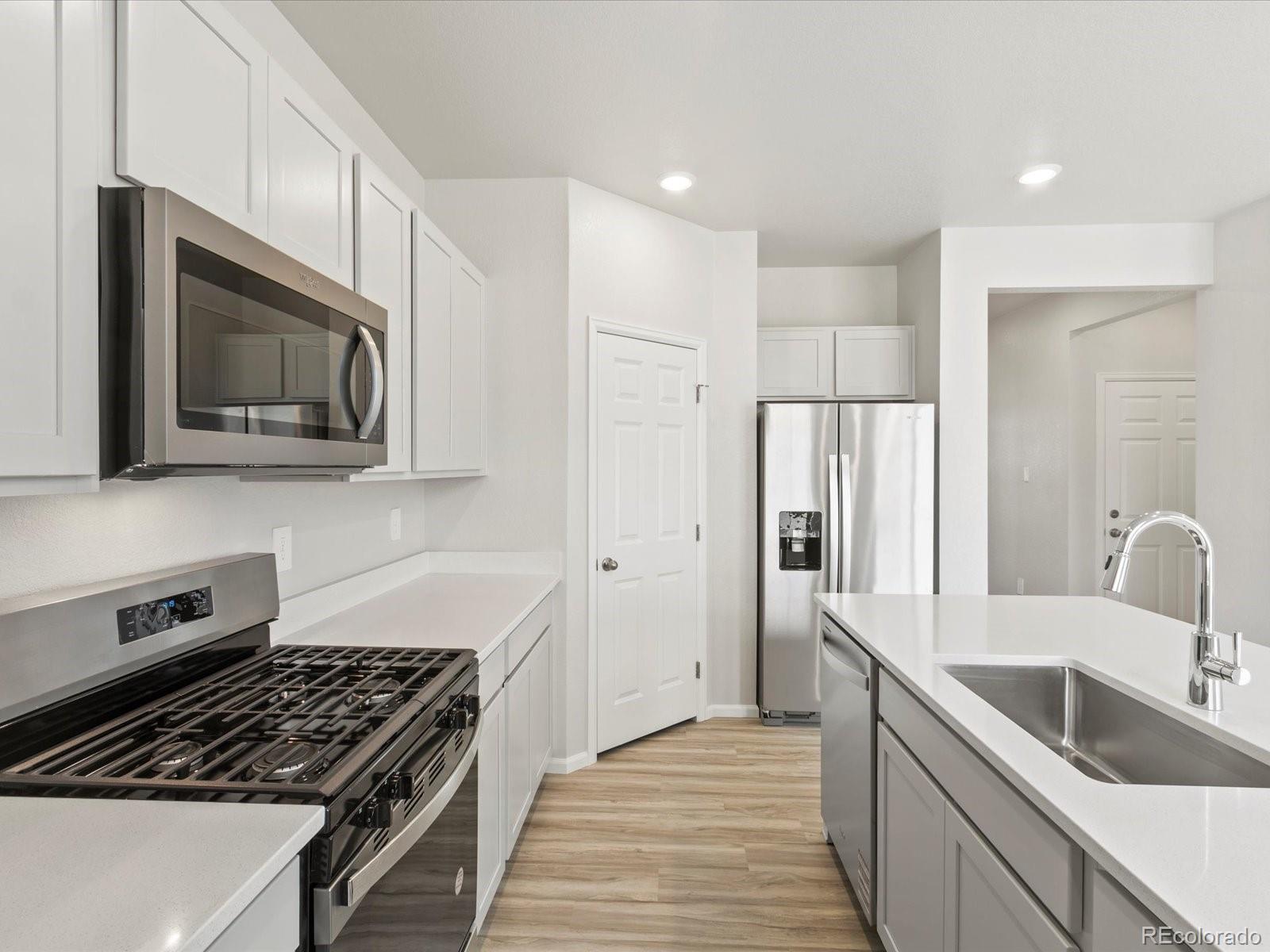 MLS Image #18 for 4691  sunsplash way,johnstown, Colorado