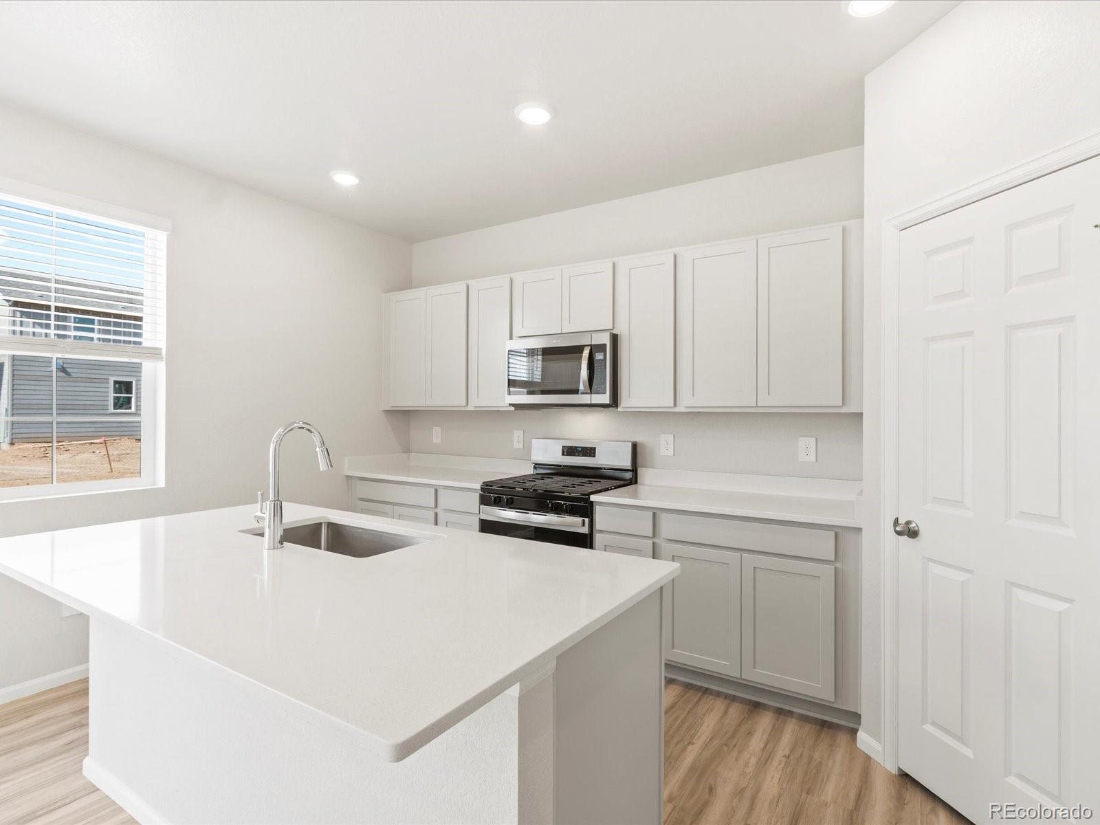 MLS Image #22 for 4691  sunsplash way,johnstown, Colorado
