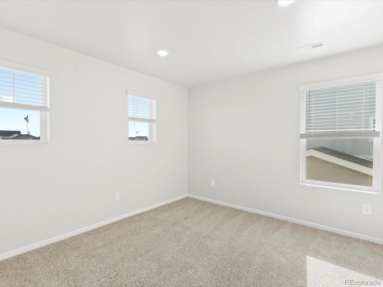 MLS Image #38 for 4691  sunsplash way,johnstown, Colorado