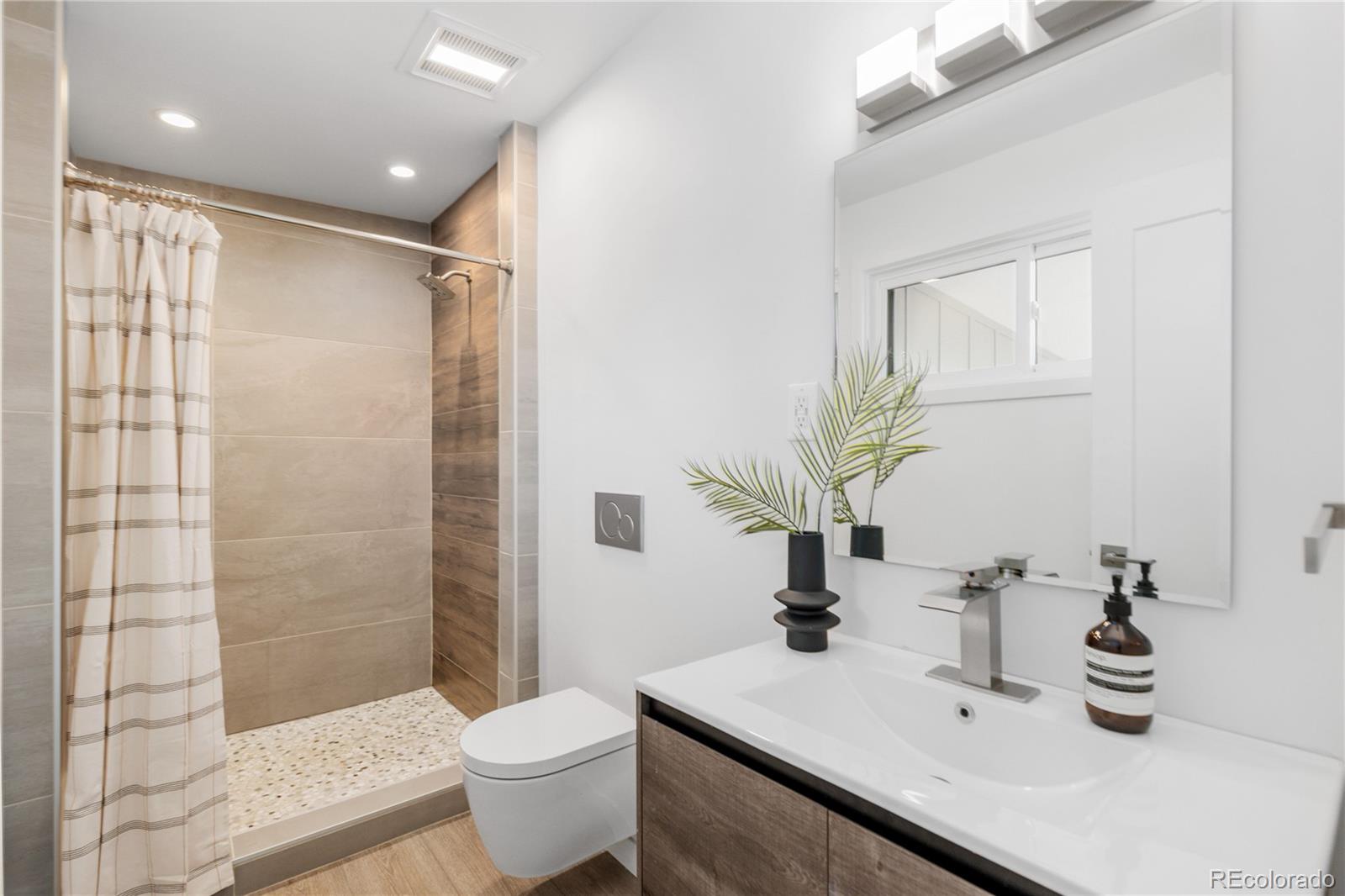 MLS Image #22 for 3035 e maplewood avenue,centennial, Colorado