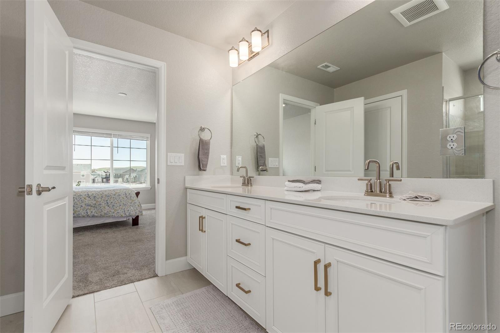MLS Image #29 for 24046 e utah place,aurora, Colorado