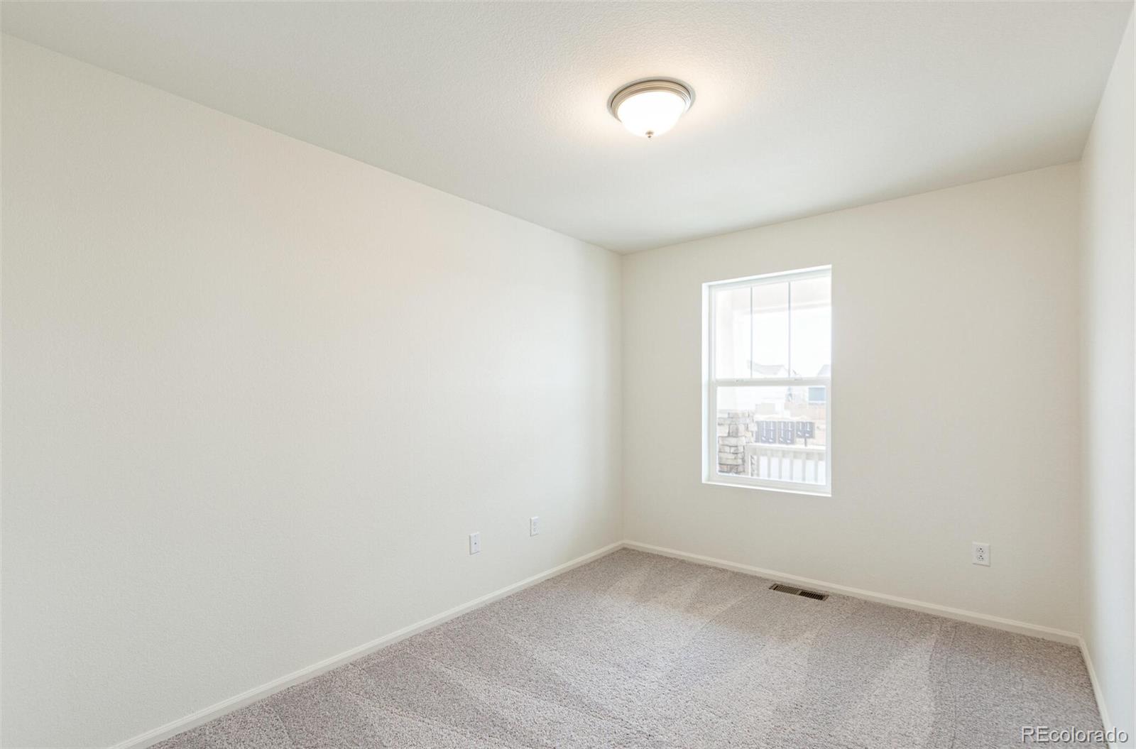 MLS Image #17 for 20724 e 57th avenue,aurora, Colorado