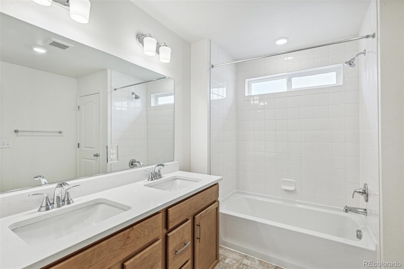 MLS Image #23 for 20724 e 57th avenue,aurora, Colorado
