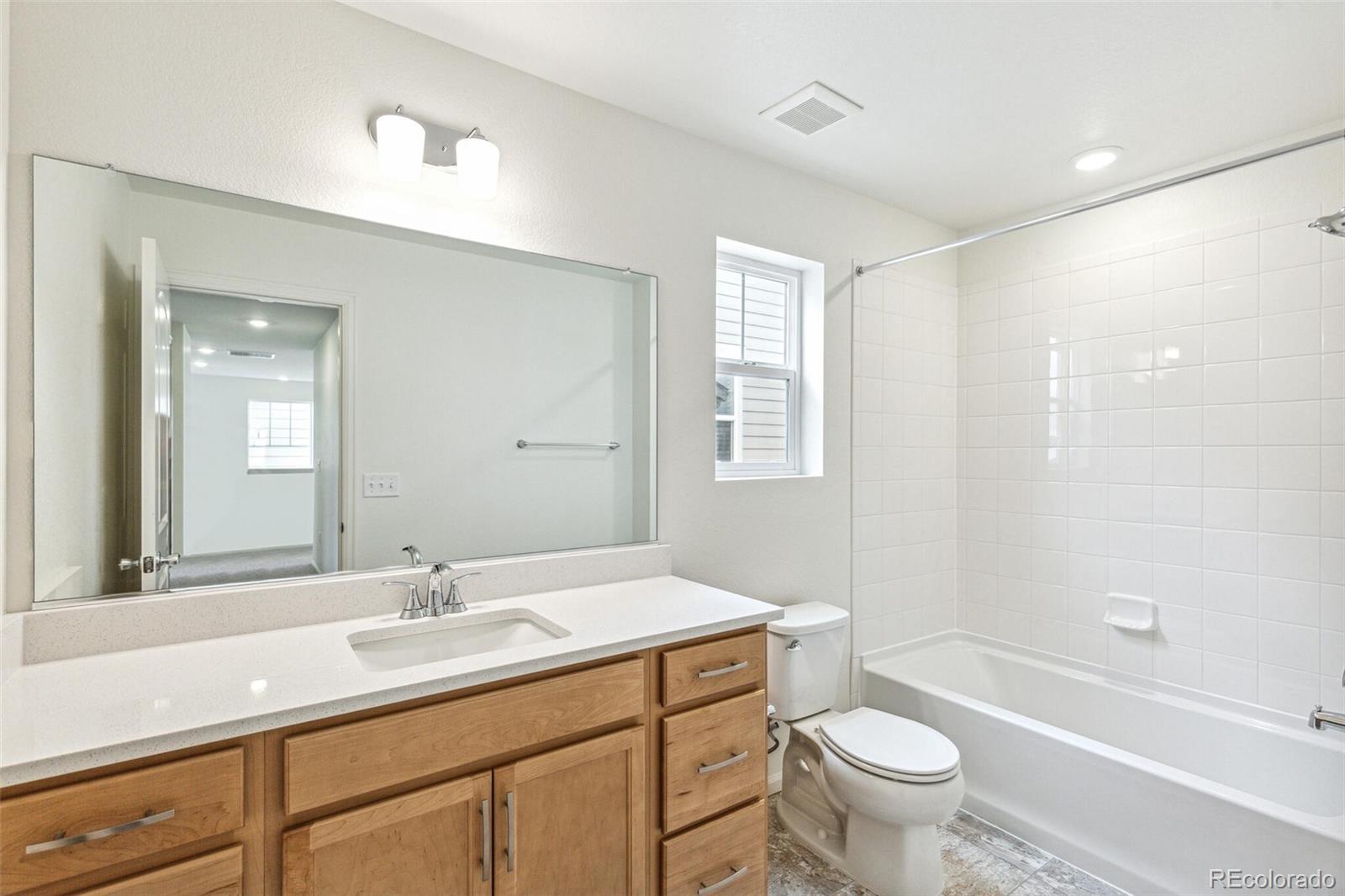 MLS Image #27 for 20724 e 57th avenue,aurora, Colorado