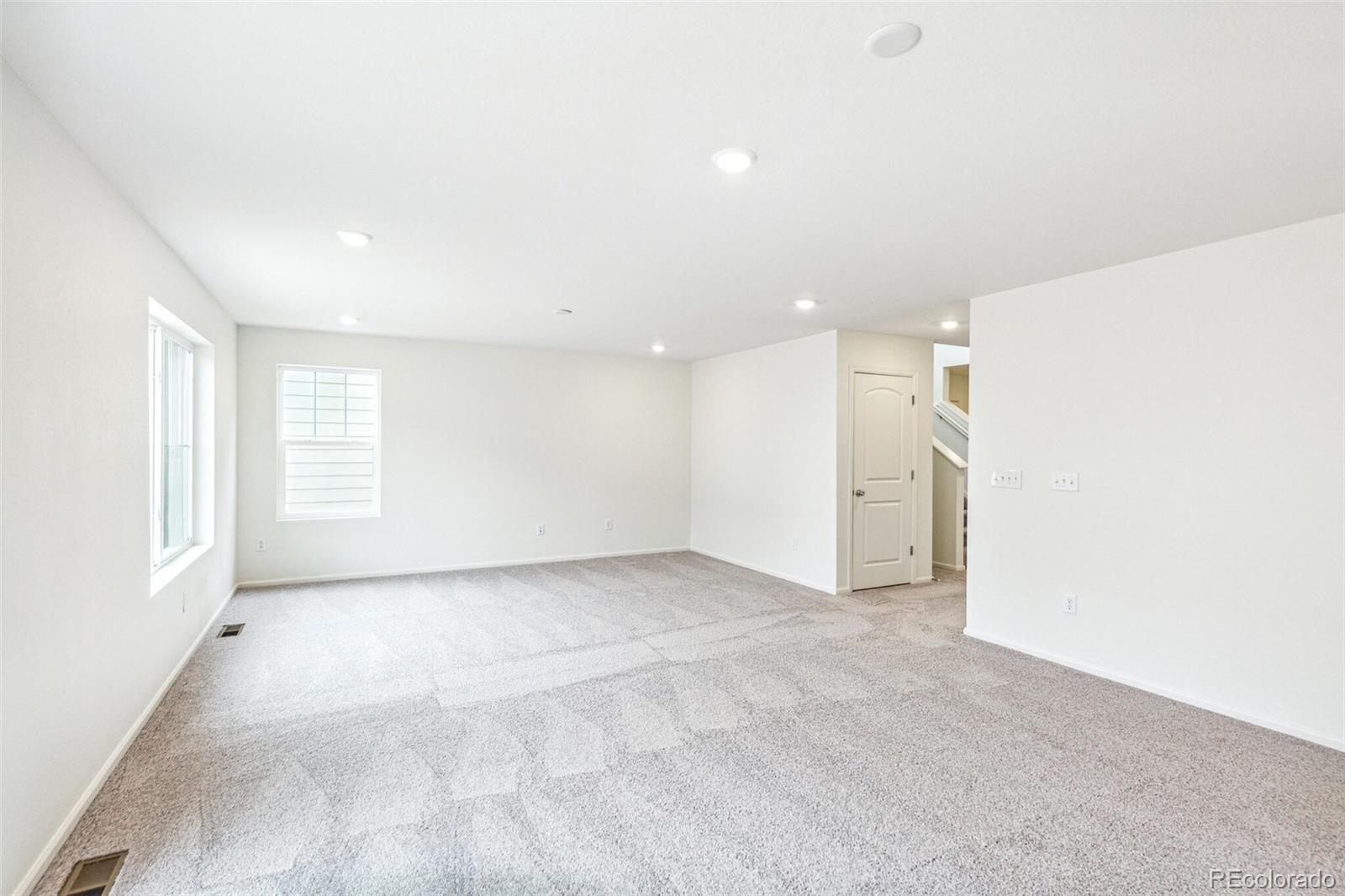 MLS Image #8 for 20724 e 57th avenue,aurora, Colorado