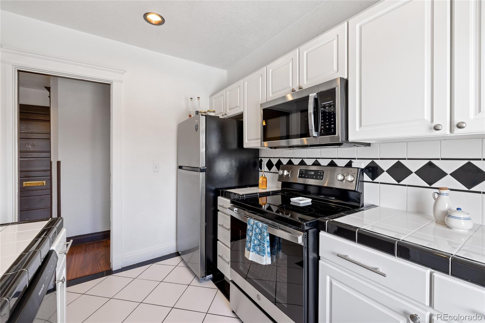 MLS Image #5 for 1475 n humboldt street,denver, Colorado